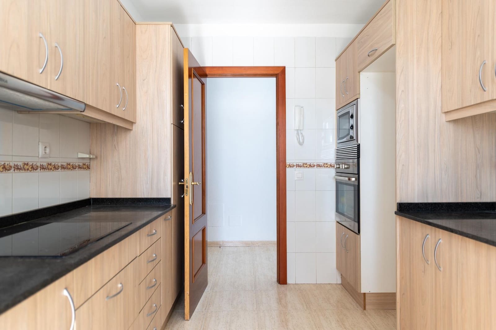 4 bedroom Flat for sale in San Bartolome de Tirajana - € 298,000 (Ref: 9483528)