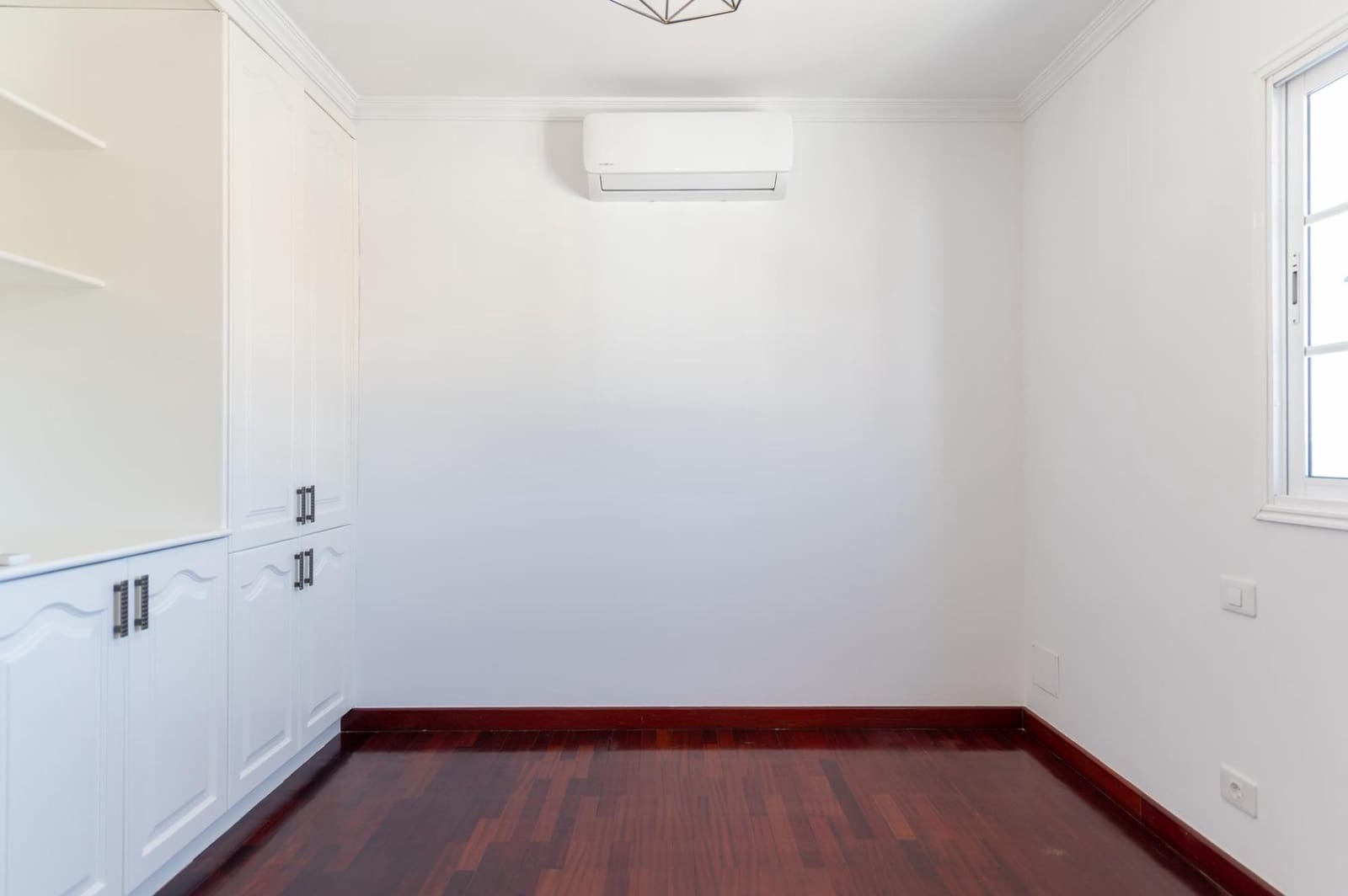 3 bedroom Apartment for rent in San Bartolome de Tirajana with garage - € 1,800 (Ref: 9494653)