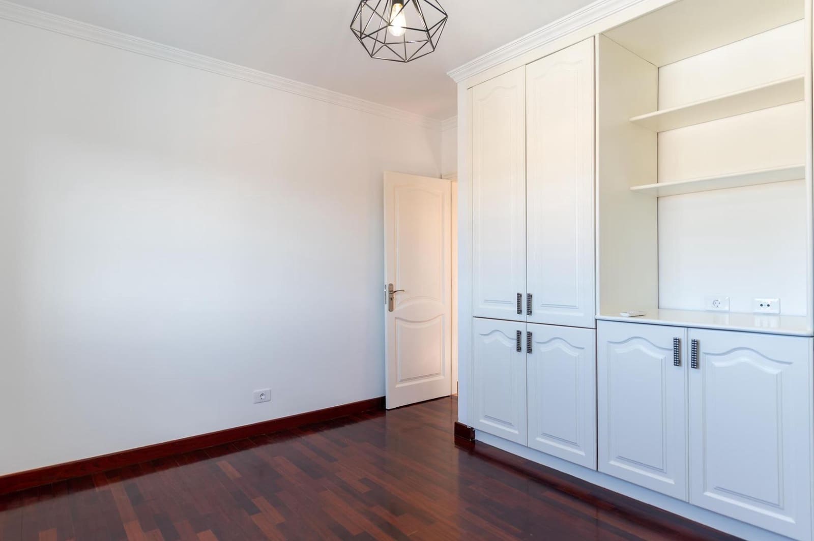 3 bedroom Apartment for rent in San Bartolome de Tirajana with garage - € 1,800 (Ref: 9494653)