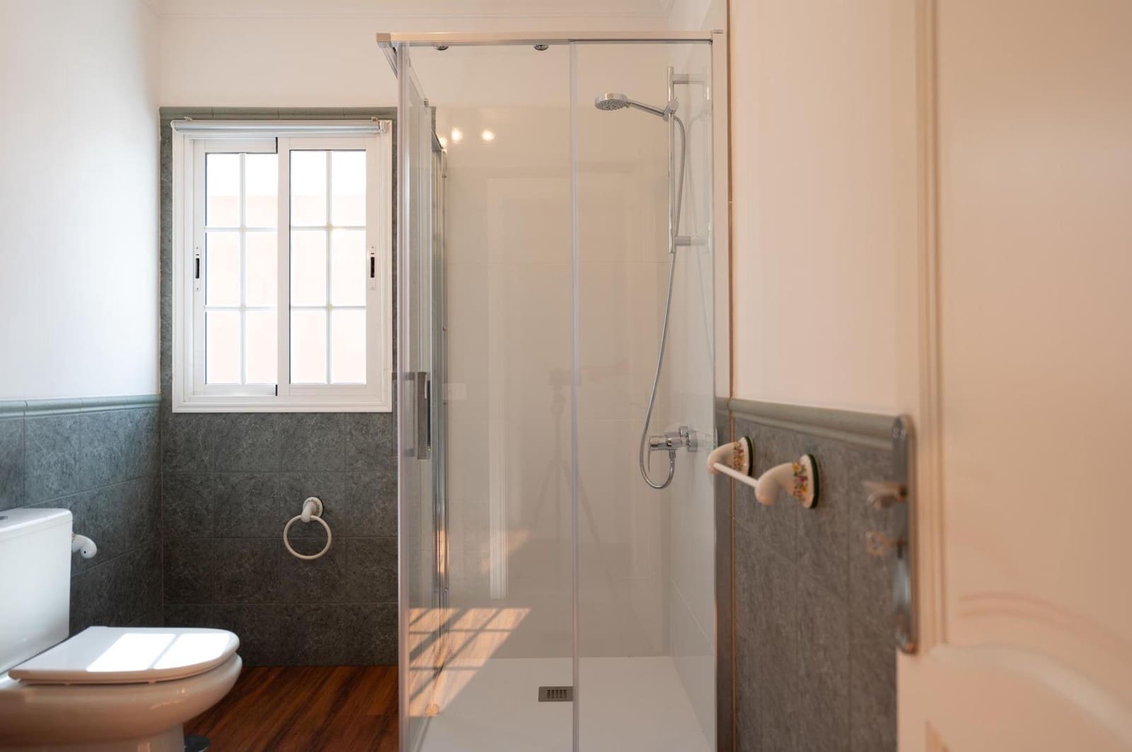 3 bedroom Apartment for rent in San Bartolome de Tirajana with garage - € 1,800 (Ref: 9494653)