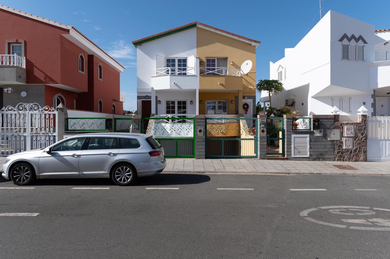 3 bedroom Apartment for rent in San Bartolome de Tirajana with garage - € 1,800 (Ref: 9494653)