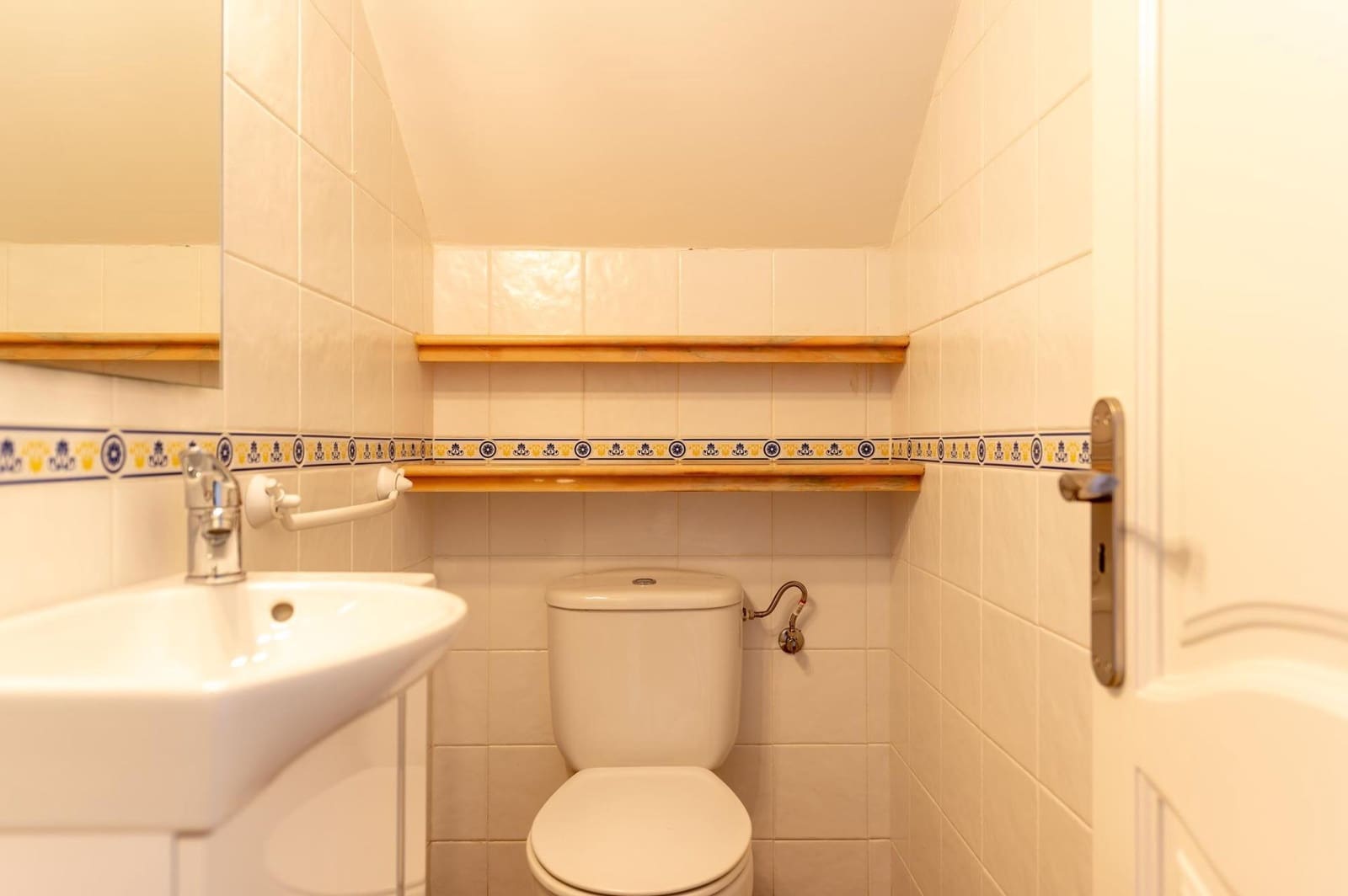 3 bedroom Apartment for rent in San Bartolome de Tirajana with garage - € 1,800 (Ref: 9494653)