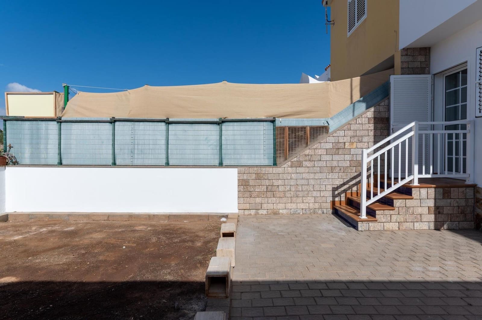 3 bedroom Apartment for rent in San Bartolome de Tirajana with garage - € 1,800 (Ref: 9494653)