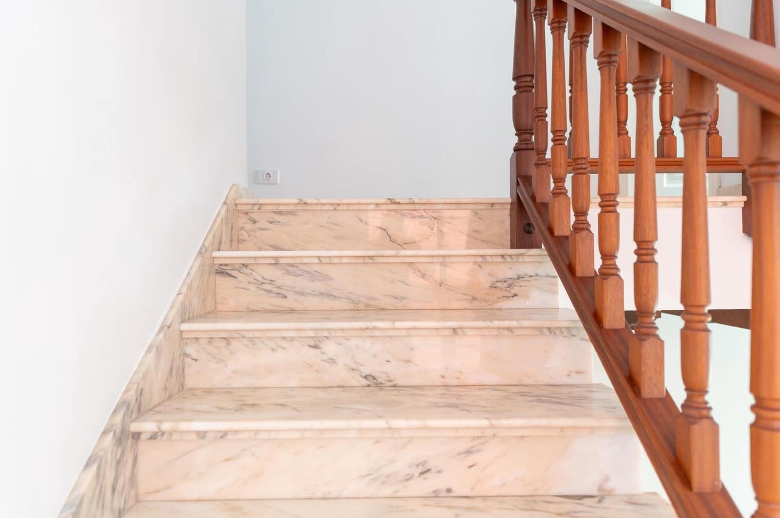 3 bedroom Apartment for rent in San Bartolome de Tirajana with garage - € 1,800 (Ref: 9494653)