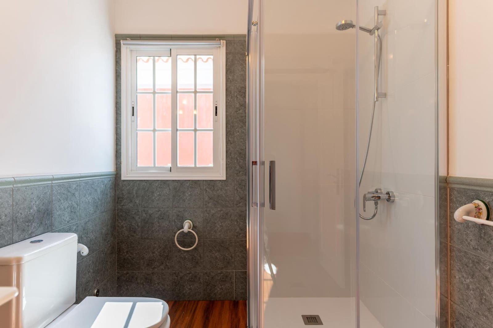 3 bedroom Apartment for rent in San Bartolome de Tirajana with garage - € 1,800 (Ref: 9494653)