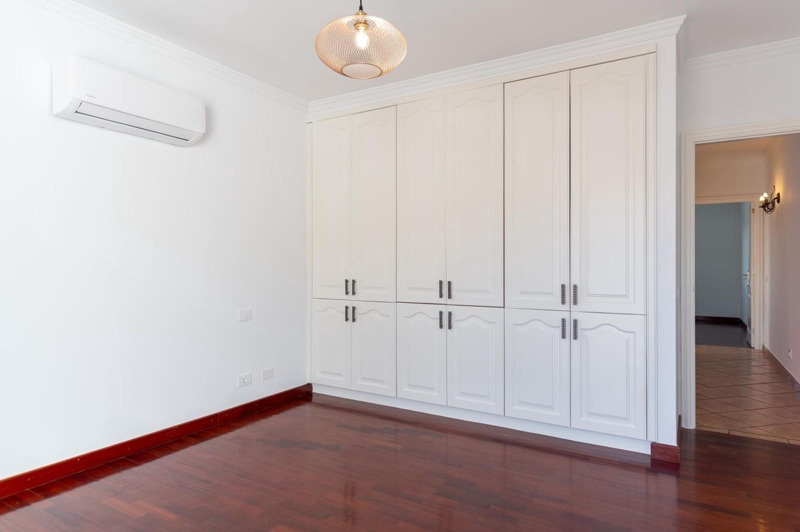 3 bedroom Apartment for rent in San Bartolome de Tirajana with garage - € 1,800 (Ref: 9494653)