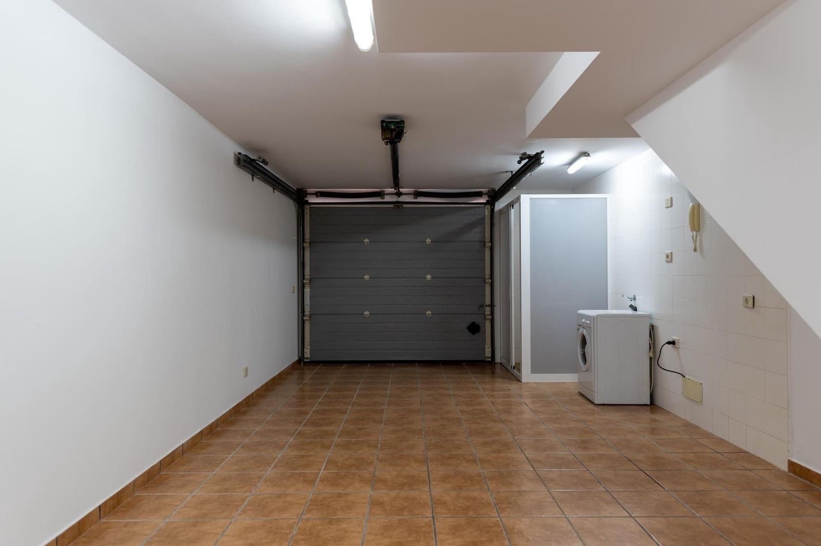 3 bedroom Apartment for rent in San Bartolome de Tirajana with garage - € 1,800 (Ref: 9494653)