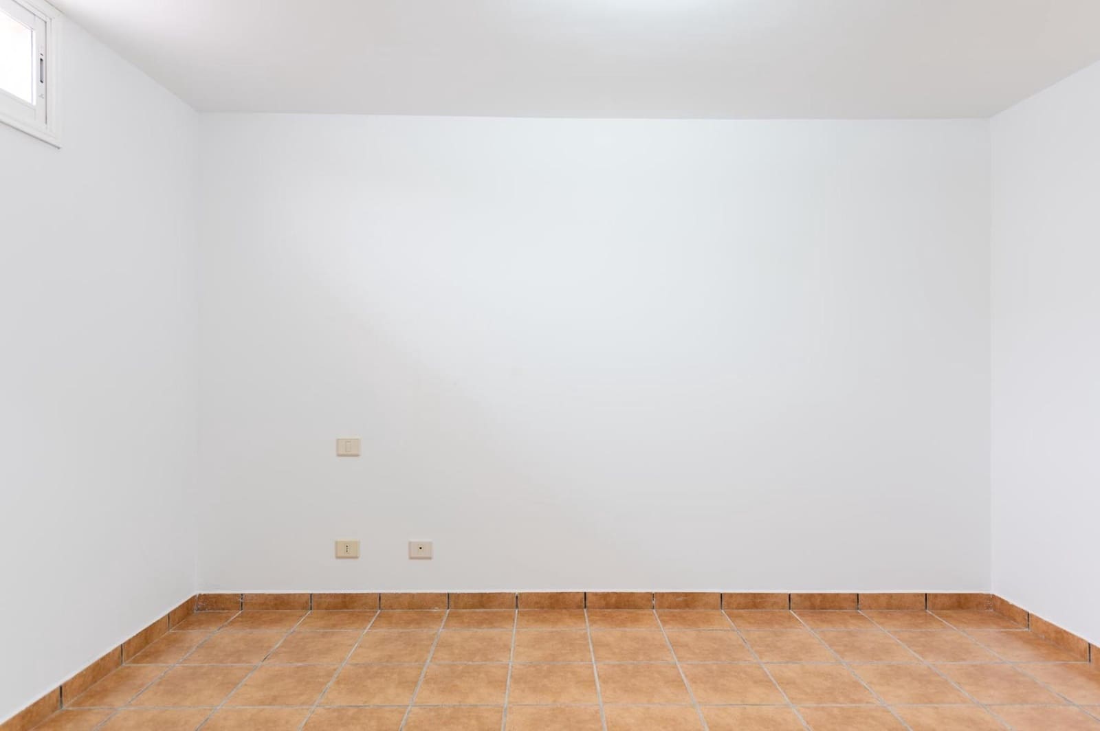 3 bedroom Apartment for rent in San Bartolome de Tirajana with garage - € 1,800 (Ref: 9494653)