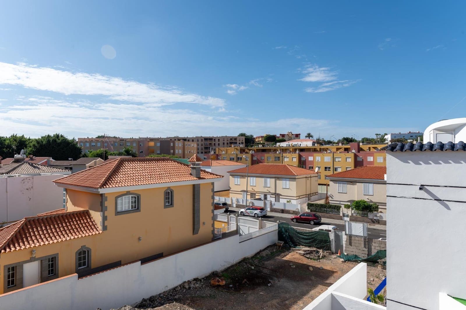 3 bedroom Apartment for rent in San Bartolome de Tirajana with garage - € 1,800 (Ref: 9494653)