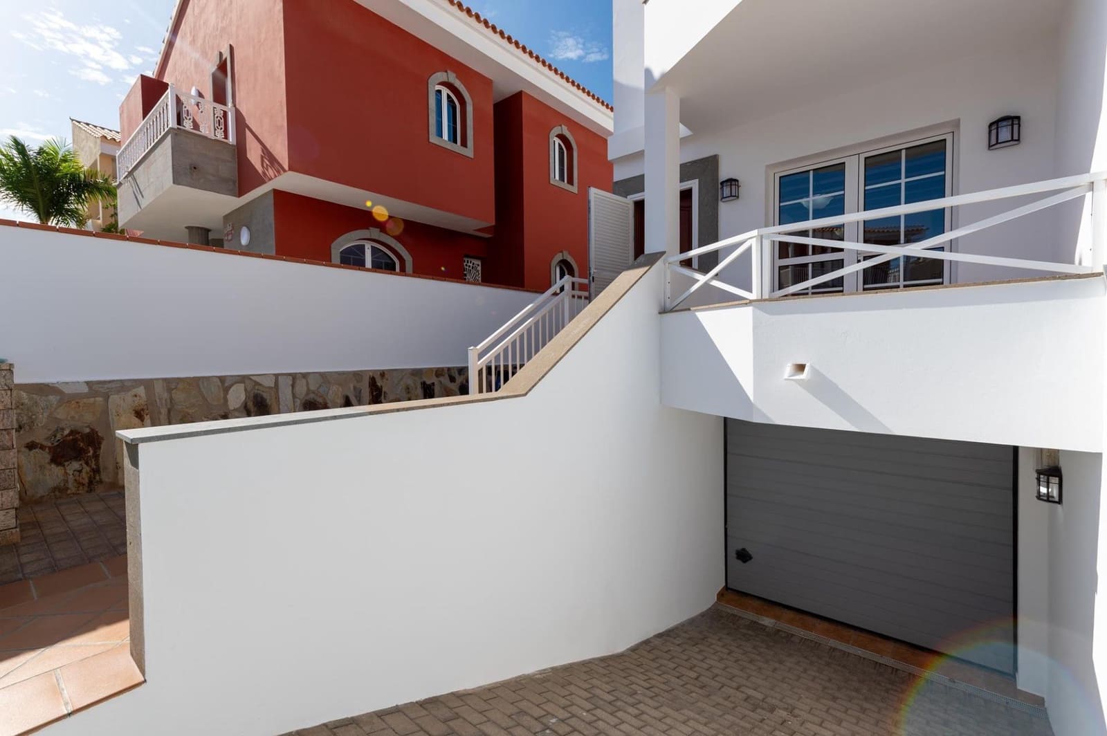 3 bedroom Apartment for rent in San Bartolome de Tirajana with garage - € 1,800 (Ref: 9494653)