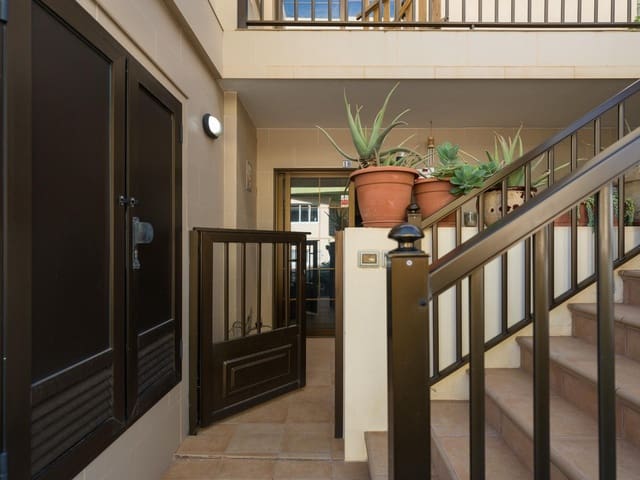 Piso de 2 habitaciones en Puerto del Rosario en venta - 178.000 € (Ref: 9527691)