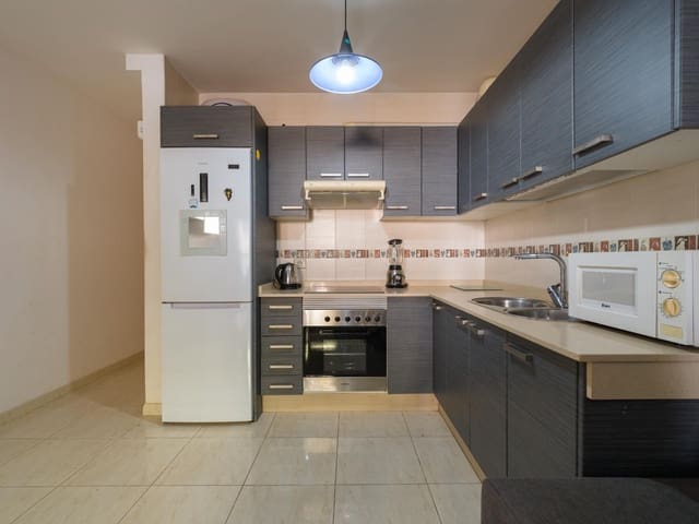 2 soveværelse Lejlighed til salg i Puerto del Rosario - € 178.000 (Ref: 9527691)