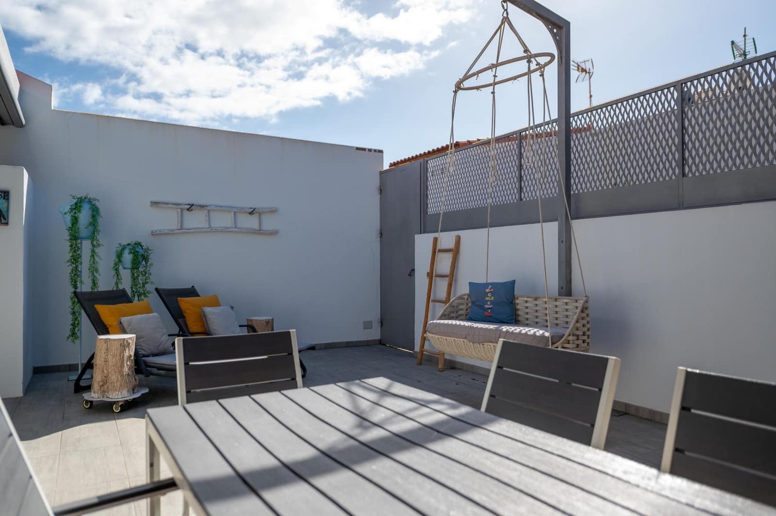 4 bedroom Bungalow for sale in Maspalomas with pool - € 689,000 (Ref: 9551518)