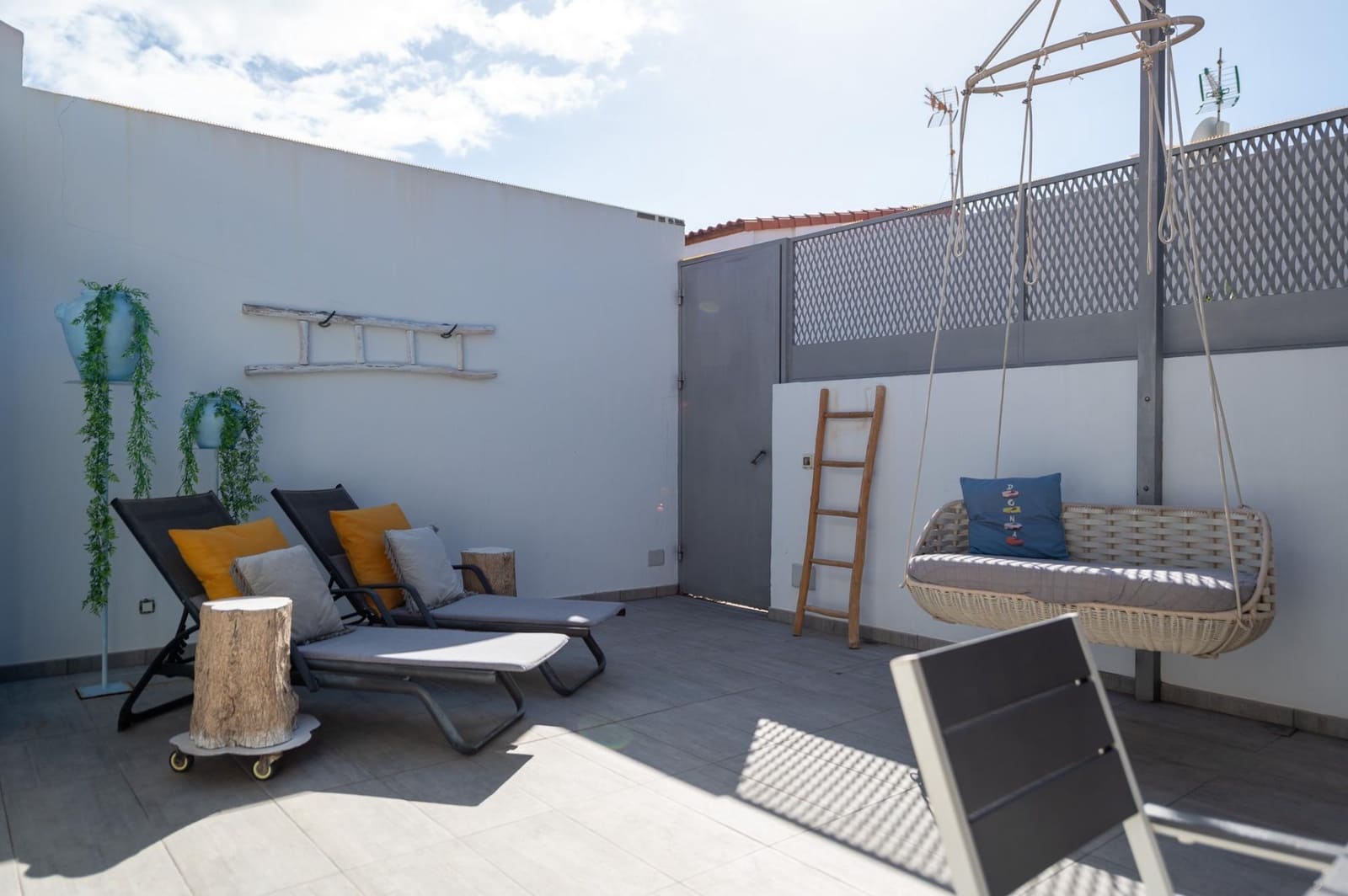 4 bedroom Bungalow for sale in Maspalomas with pool - € 689,000 (Ref: 9551518)