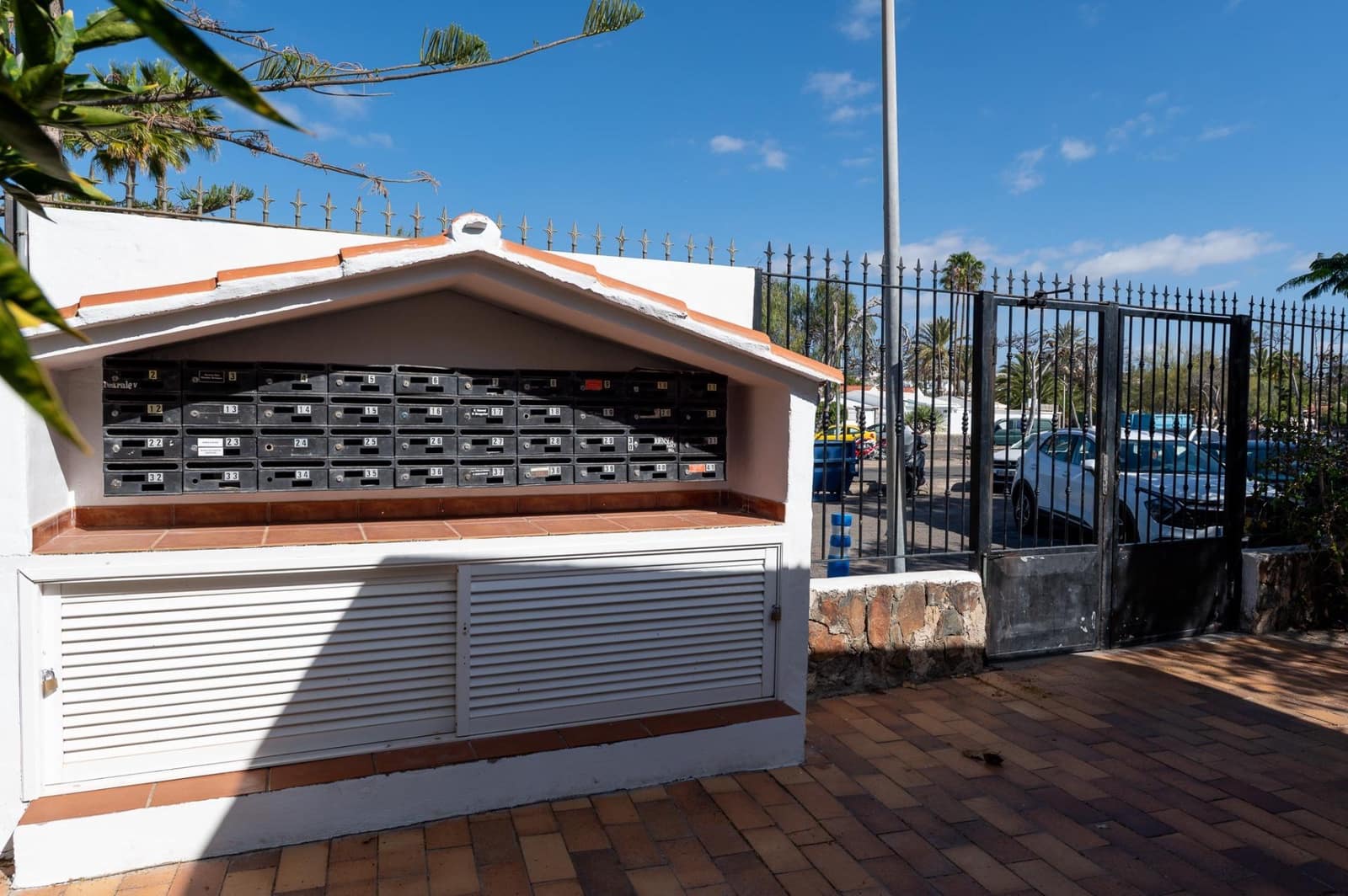 4 bedroom Bungalow for sale in Maspalomas with pool - € 689,000 (Ref: 9551518)