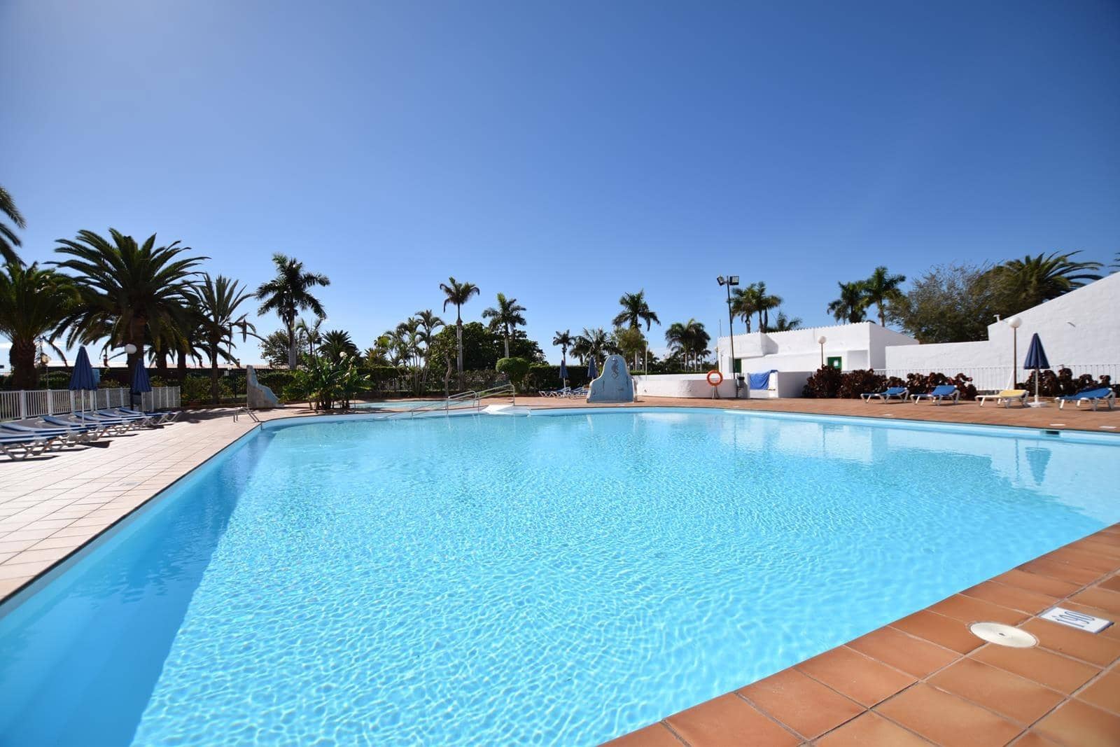 4 bedroom Bungalow for sale in Maspalomas with pool - € 689,000 (Ref: 9551518)