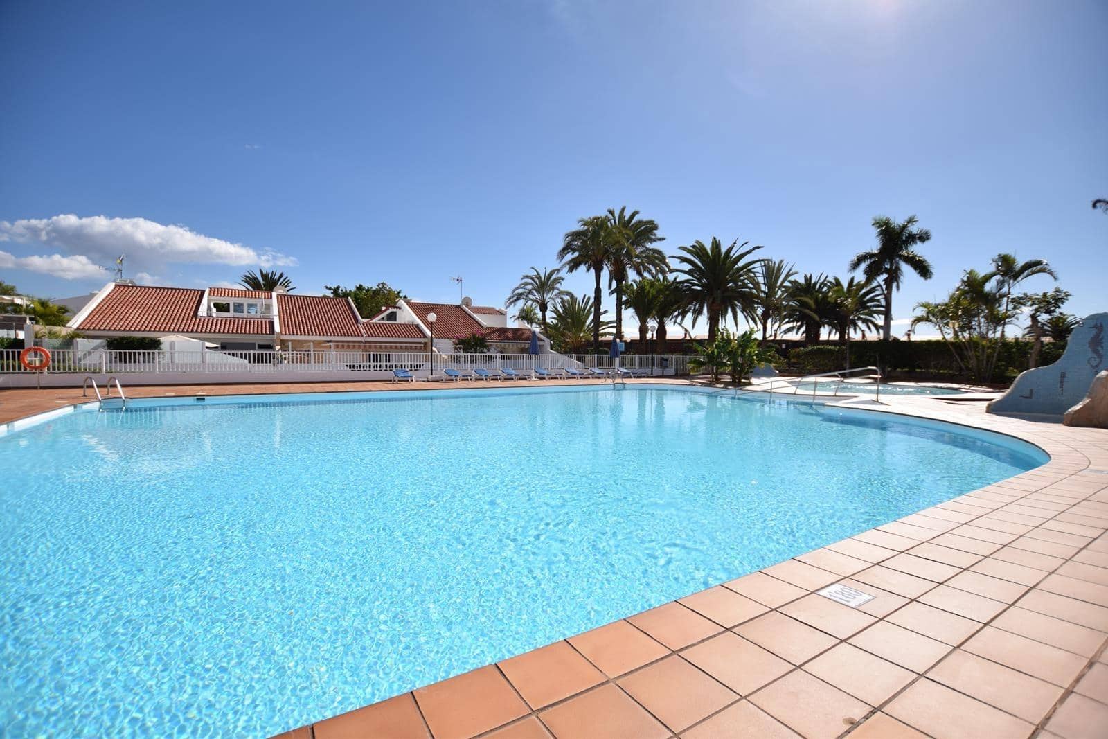 4 bedroom Bungalow for sale in Maspalomas with pool - € 689,000 (Ref: 9551518)