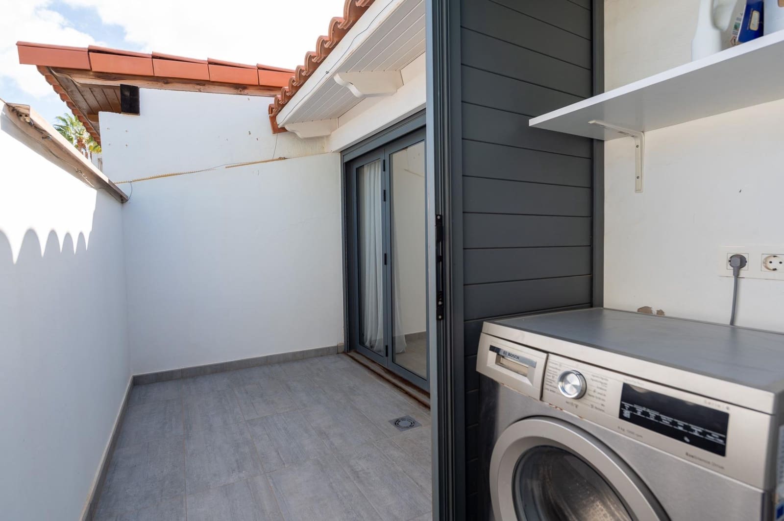 4 bedroom Bungalow for sale in Maspalomas with pool - € 689,000 (Ref: 9551518)