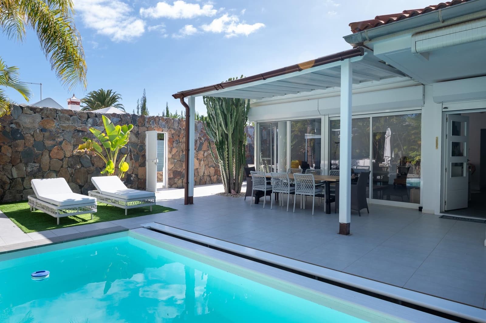 3 Zimmer Bungalow zu verkaufen in Maspalomas mit Pool - 895.000 € (Ref: 9555852)