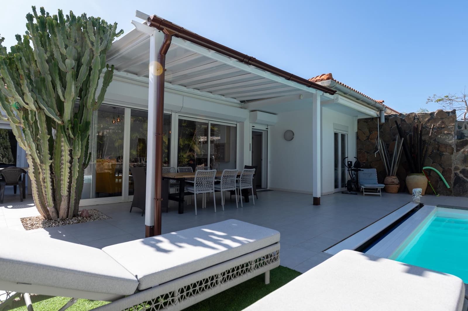 3 Zimmer Bungalow zu verkaufen in Maspalomas mit Pool - 895.000 € (Ref: 9555852)