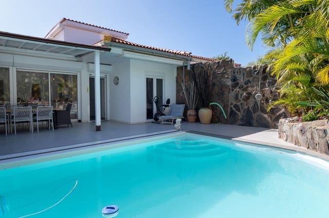 3 makuuhuone Bungalow myytävänä paikassa Maspalomas, San Bartolomé de Tirajana mukana uima-altaan - 895 000 € (Ref: 9555852)