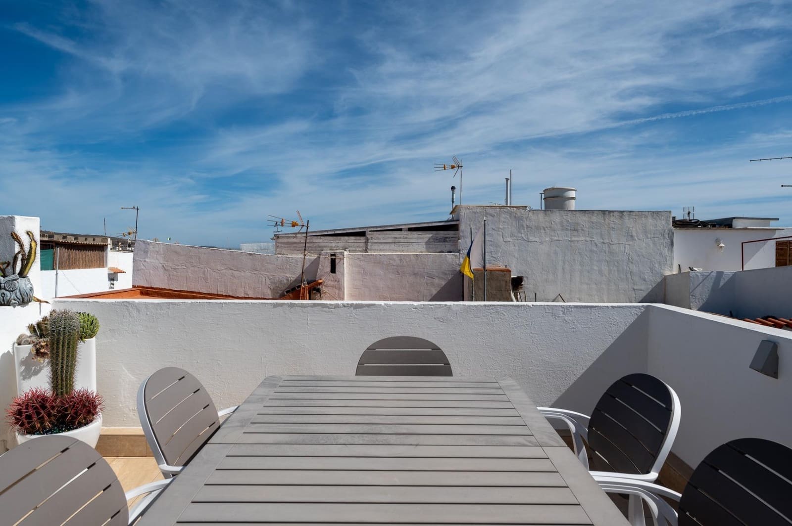 3 bedroom Apartment for sale in San Bartolome de Tirajana - € 360,000 (Ref: 9571191)