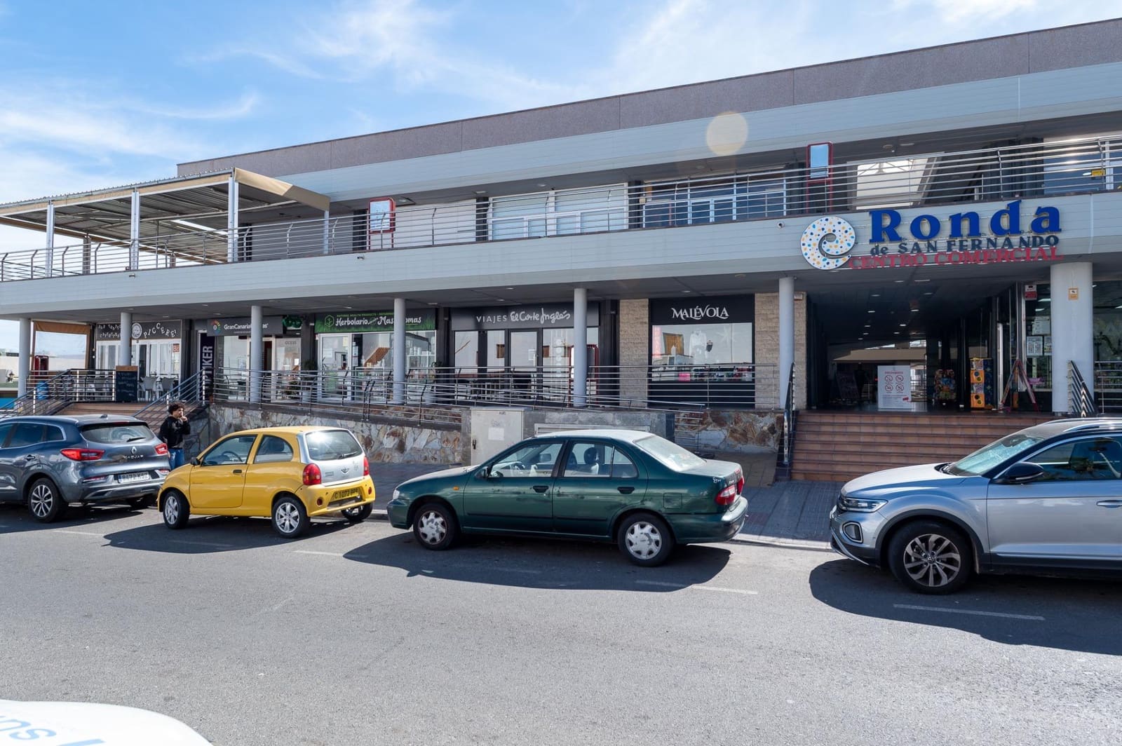 3 bedroom Apartment for sale in San Bartolome de Tirajana - € 360,000 (Ref: 9571191)