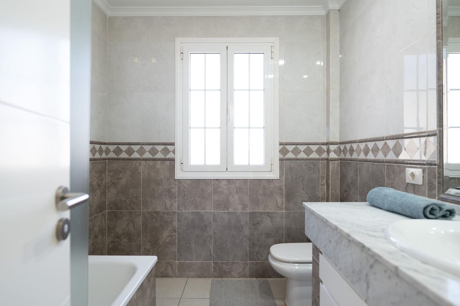 5 slaapkamer Villa te koop in Montana la Data met zwembad garage - € 846.000 (Ref: 9574643)