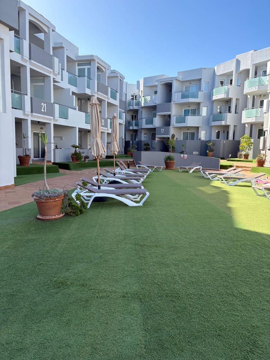 1 soverom Leilighet til leie i Corralejo med svømmebasseng - € 2 000 (Ref: 9615470)