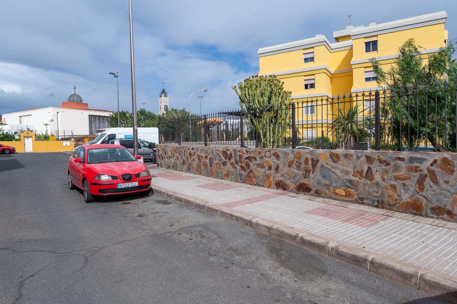 2 bedroom Flat for sale in San Bartolome de Tirajana - € 265,000 (Ref: 9656112)
