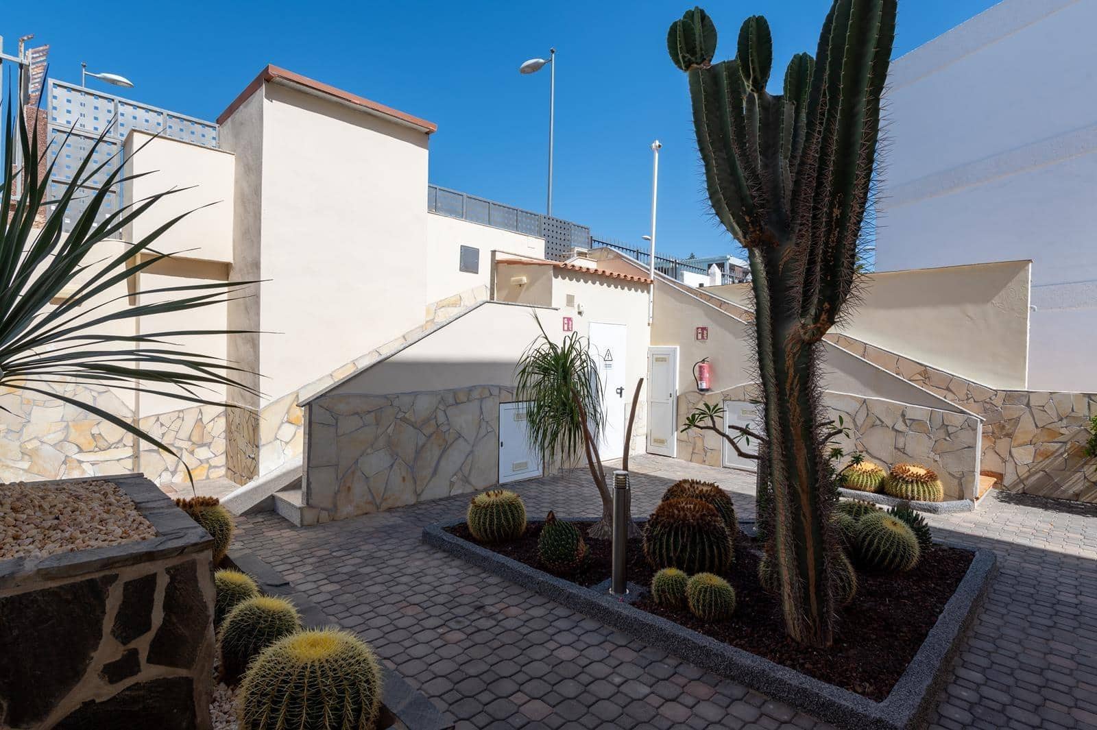 1 soverom Strandleiligheter til salgs i Playa del Ingles med svømmebasseng - € 279 000 (Ref: 9656114)