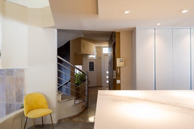 5 soverom Villa til salgs i San Bartolomé de Tirajana med svømmebasseng - € 1 150 000 (Ref: 9659456)