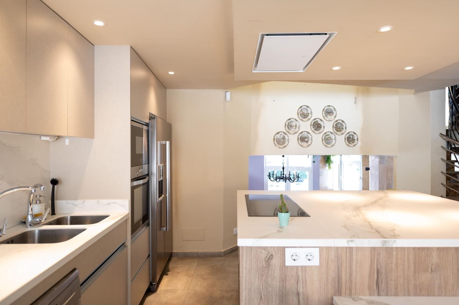 5 bedroom Villa for sale in San Bartolome de Tirajana with pool - € 1,150,000 (Ref: 9659456)