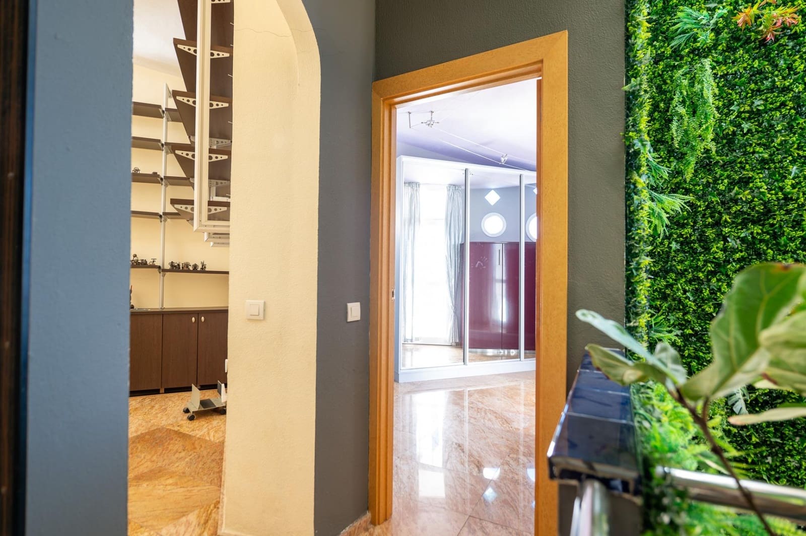 5 bedroom Villa for sale in San Bartolome de Tirajana with pool - € 1,150,000 (Ref: 9659456)