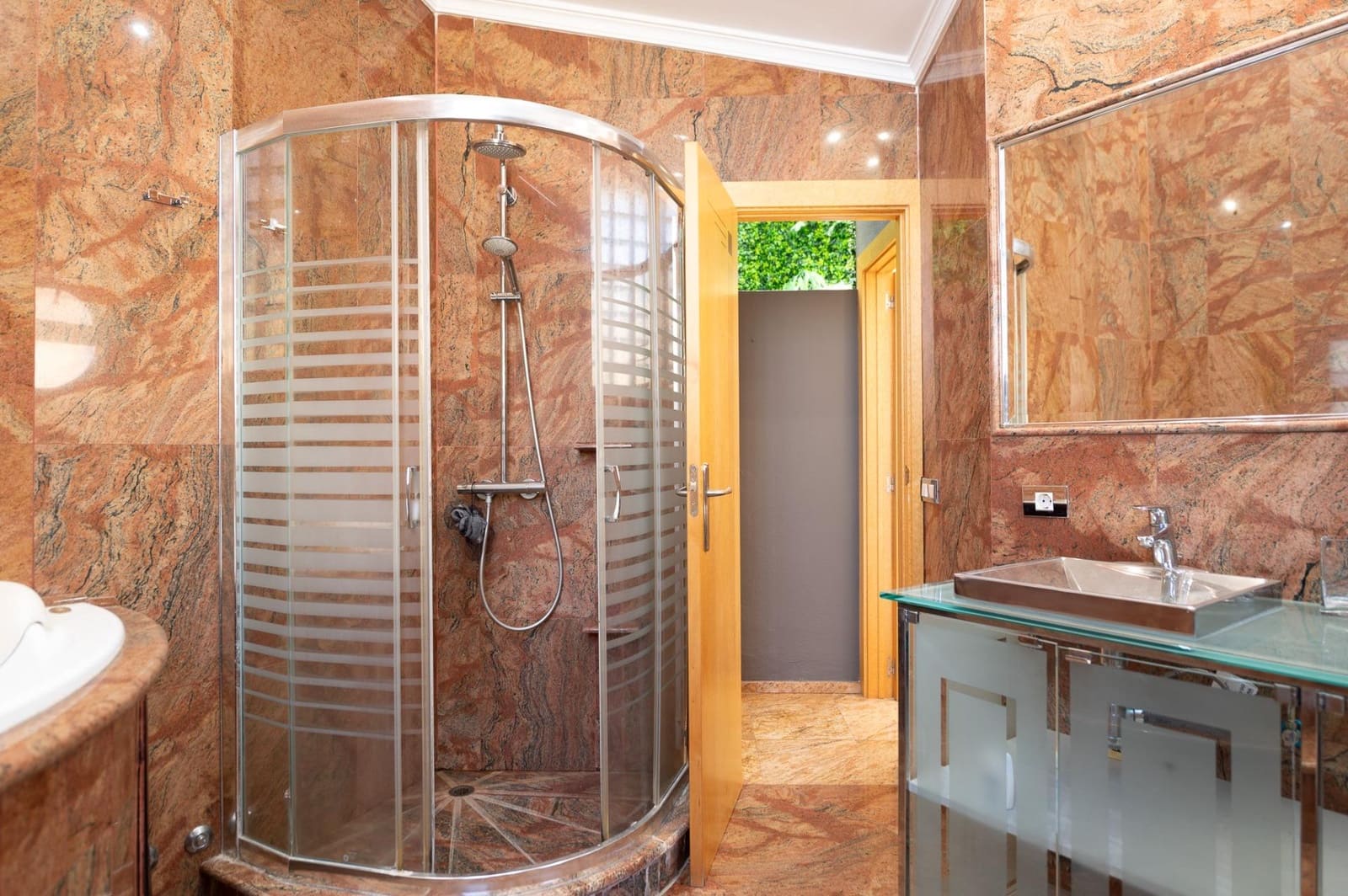 5 bedroom Villa for sale in San Bartolome de Tirajana with pool - € 1,150,000 (Ref: 9659456)