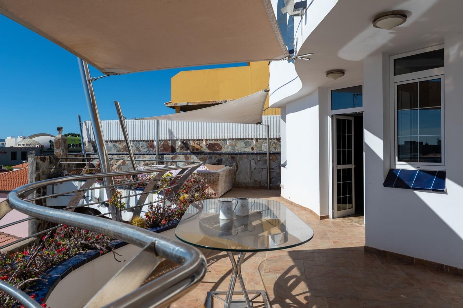 5 bedroom Villa for sale in San Bartolome de Tirajana with pool - € 1,150,000 (Ref: 9659456)