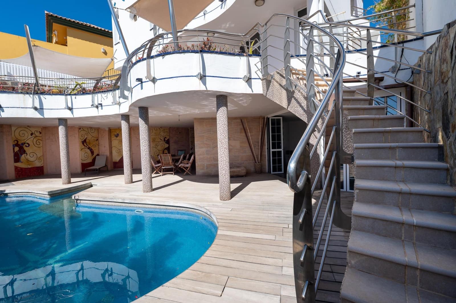 5 bedroom Villa for sale in San Bartolome de Tirajana with pool - € 1,150,000 (Ref: 9659456)