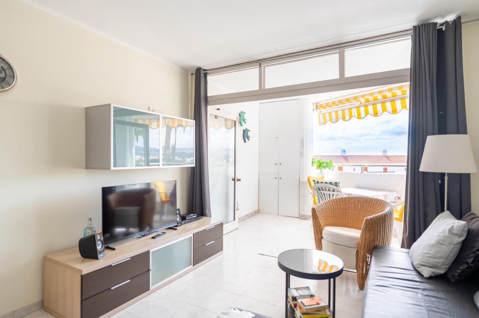 1 bedroom Apartment for sale in Playa del Ingles with pool - € 220,000 (Ref: 9711990)