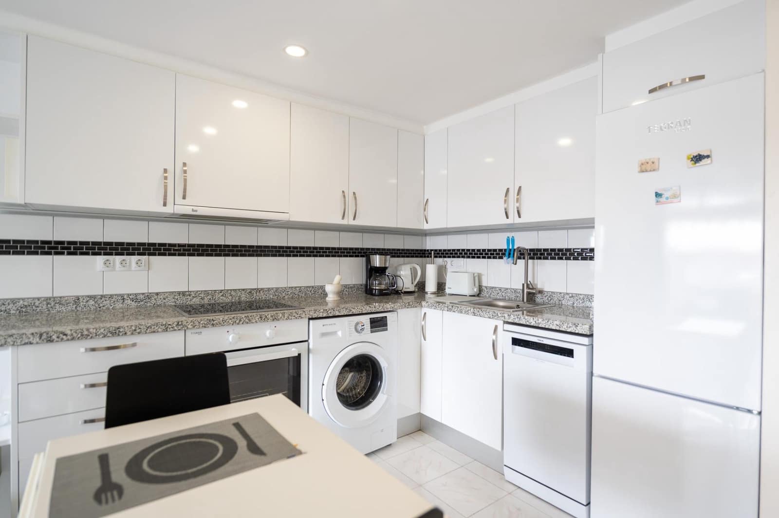 1 bedroom Apartment for sale in Playa del Ingles with pool - € 220,000 (Ref: 9711990)