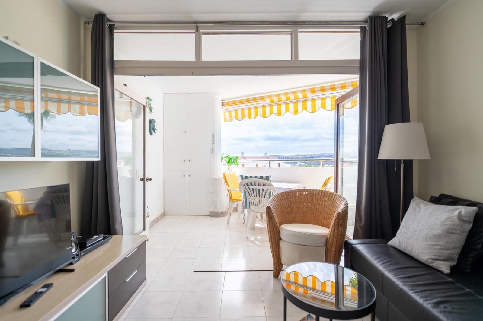 1 bedroom Apartment for sale in Playa del Ingles with pool - € 220,000 (Ref: 9711990)