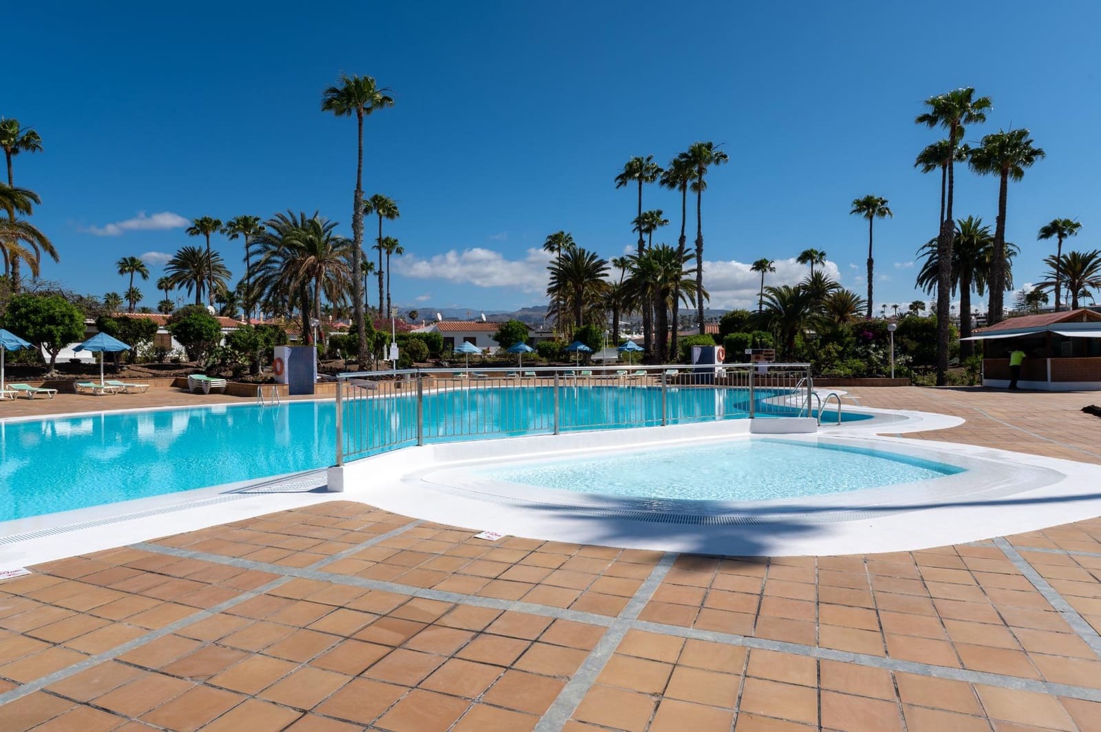 2 slaapkamer Bungalow te koop in Maspalomas met zwembad - € 375.000 (Ref: 9815863)