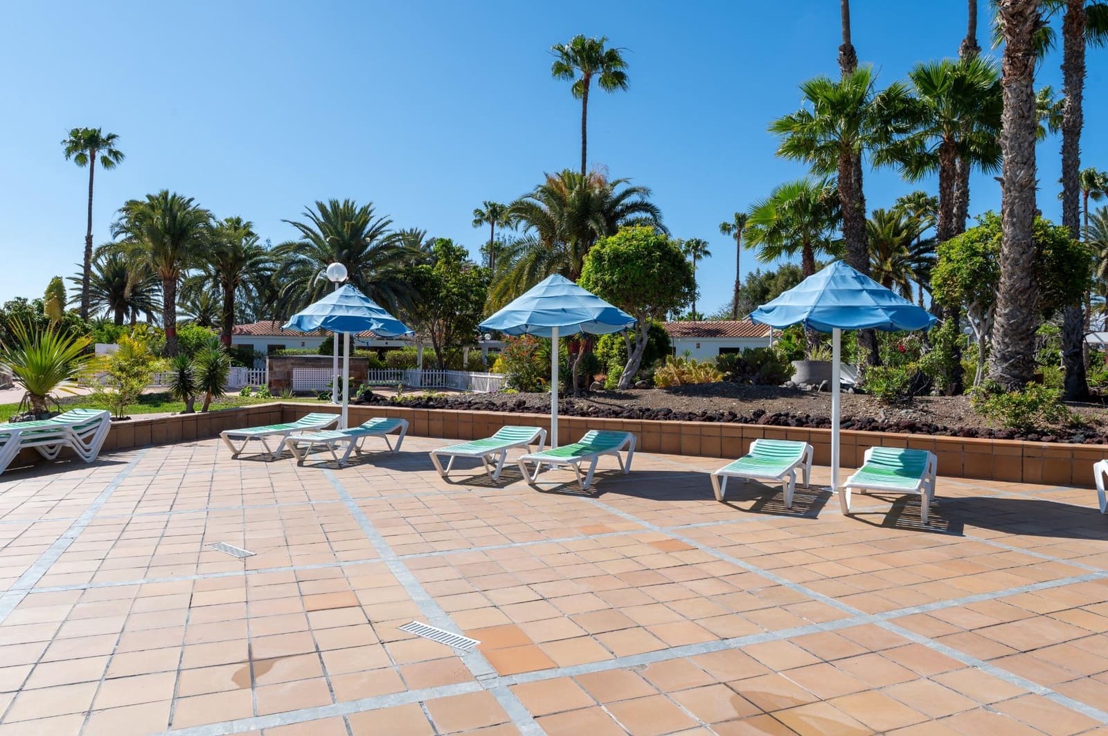 2 slaapkamer Bungalow te koop in Maspalomas met zwembad - € 375.000 (Ref: 9815863)