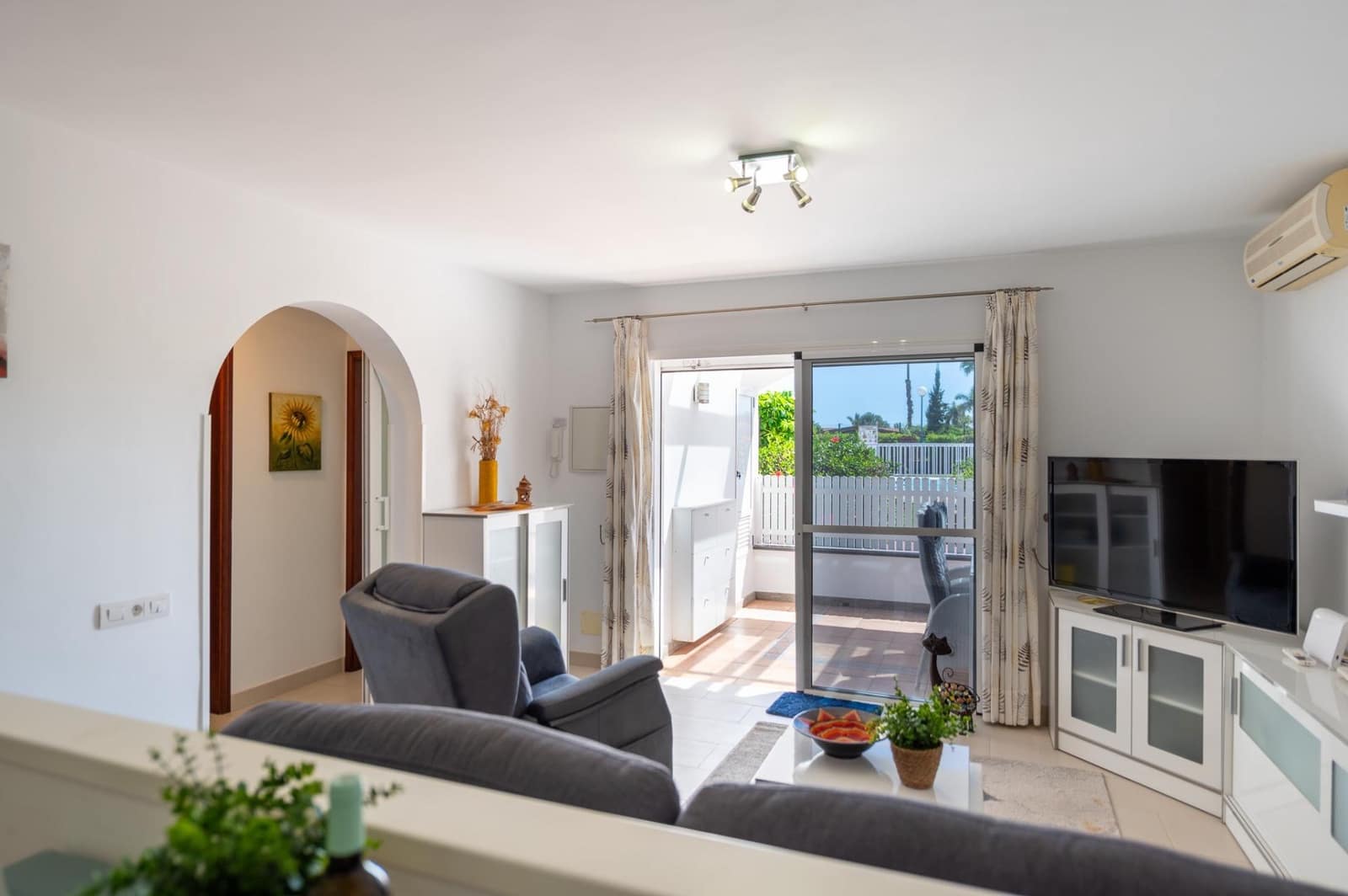 2 bedroom Bungalow for sale in Maspalomas with pool - € 425,000 (Ref: 9936410)