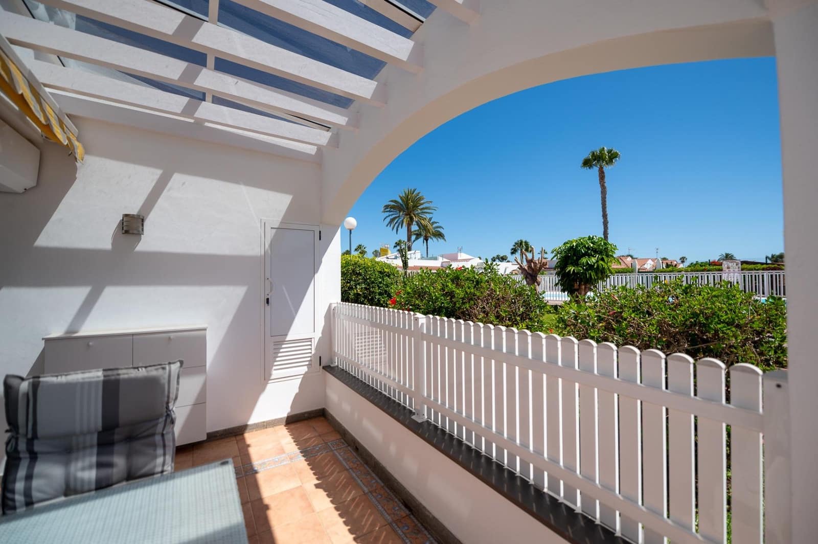 2 bedroom Bungalow for sale in Maspalomas with pool - € 425,000 (Ref: 9936410)