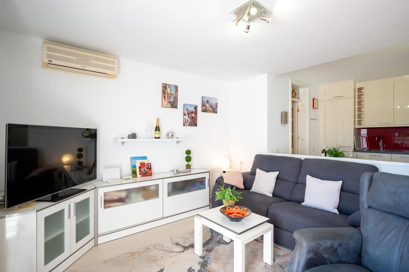 2 bedroom Bungalow for sale in Maspalomas with pool - € 425,000 (Ref: 9936410)