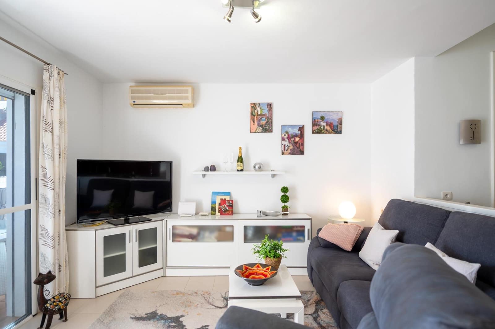 2 bedroom Bungalow for sale in Maspalomas with pool - € 425,000 (Ref: 9936410)