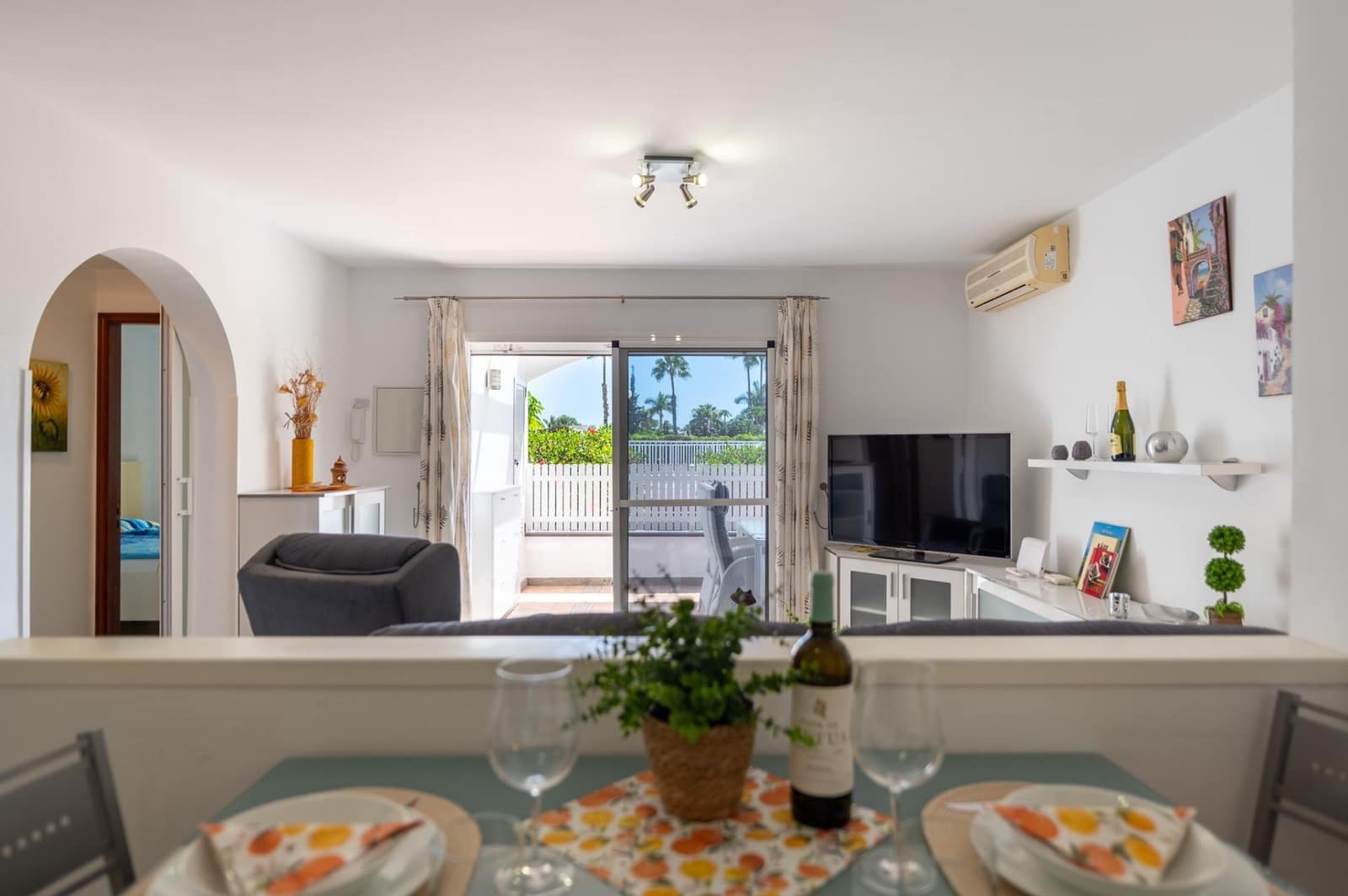 2 bedroom Bungalow for sale in Maspalomas with pool - € 425,000 (Ref: 9936410)