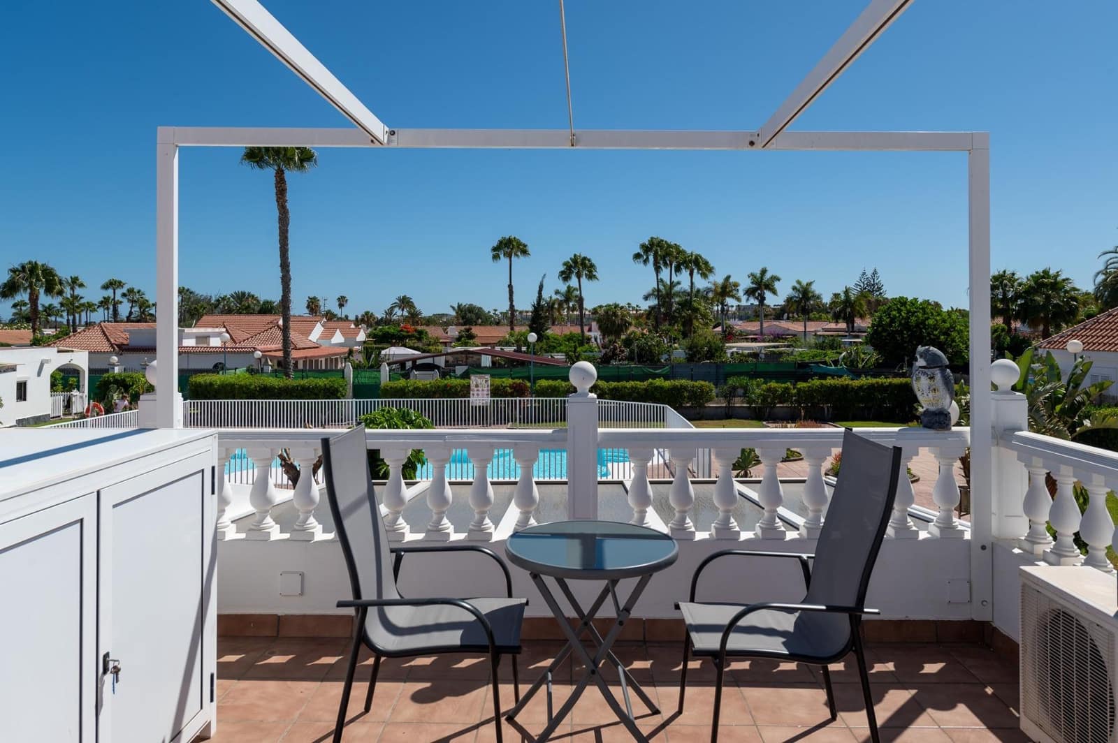 2 bedroom Bungalow for sale in Maspalomas with pool - € 425,000 (Ref: 9936410)