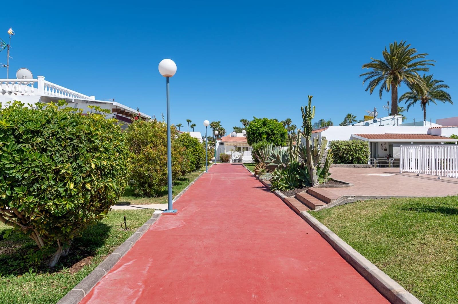 2 bedroom Bungalow for sale in Maspalomas with pool - € 425,000 (Ref: 9936410)