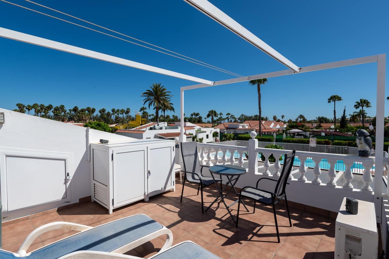 2 bedroom Bungalow for sale in Maspalomas with pool - € 425,000 (Ref: 9936410)